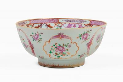 Chinese Export Qianlong Famille Rose Porcelain Small Bowl