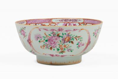 Chinese Export Qianlong Famille Rose Porcelain Small Bowl