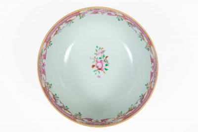 Chinese Export Qianlong Famille Rose Porcelain Small Bowl