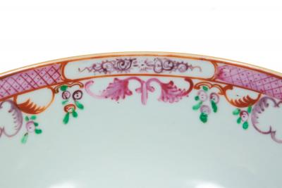 Chinese Export Qianlong Famille Rose Porcelain Small Bowl