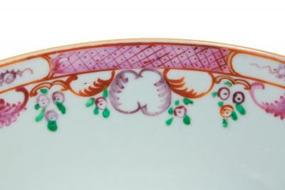 Chinese Export Qianlong Famille Rose Porcelain Small Bowl