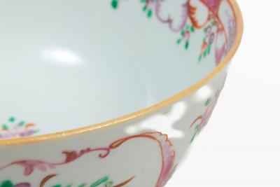 Chinese Export Qianlong Famille Rose Porcelain Small Bowl