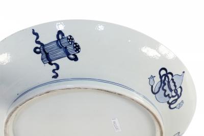 Chinese Guangcai Export Porcelain Blue and Orange Koi Patterned Bowl