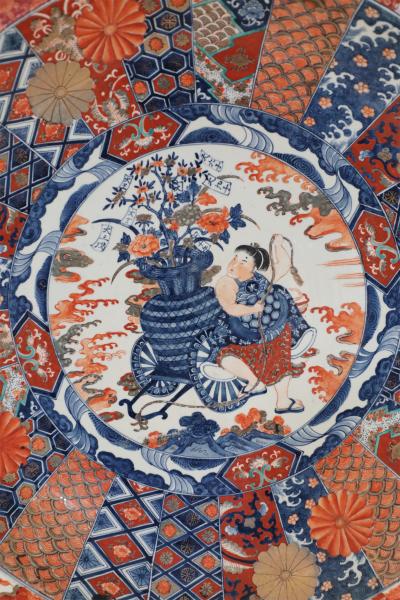 Chinese Guangcai Export Porcelain Blue and Orange Pattern Scalloped Bowl