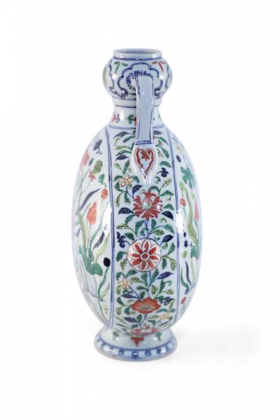 Chinese Koi Fish and Seaweed Porcelain Moon Flask Vase