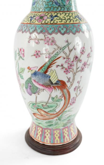 Chinese Porcelain Bird Motif Table Lamp