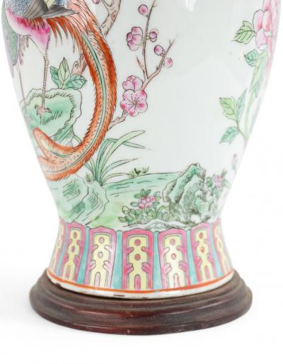 Chinese Porcelain Bird Motif Table Lamp