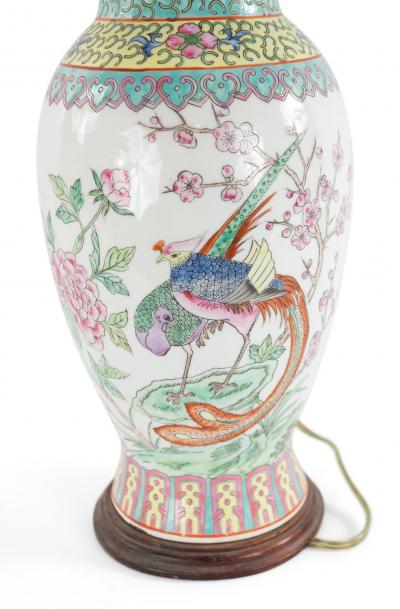 Chinese Porcelain Bird Motif Table Lamp