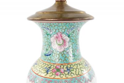Chinese Porcelain Bird Motif Table Lamp