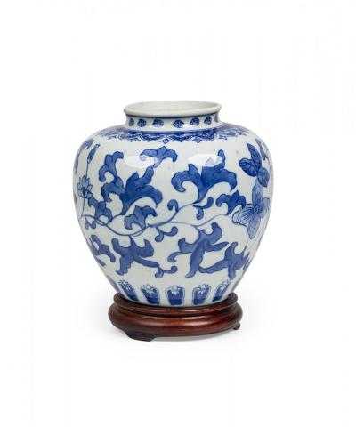 Chinese Porcelain Blue White Floral Ginger Jar on Carved Wood Stand