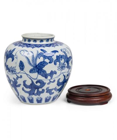 Chinese Porcelain Blue White Floral Ginger Jar on Carved Wood Stand