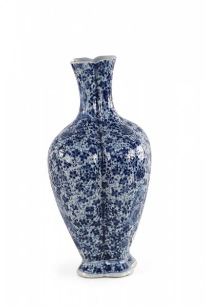 Chinese Qing Dynasty Style Lobed Blue Floral Porcelain Vase