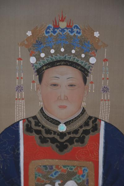 Chinese Qing Dynasty Style Paper and Silk Queen Portrait Hanging Scrolls