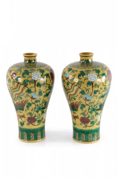 Chinese Qing Dynasty Style Yellow and Green Dragon Meiping Porcelain Vases