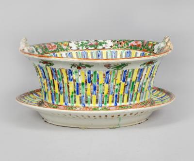 Chinese Qing Rose Medallion Chestnut Basket