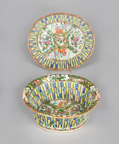 Chinese Qing Rose Medallion Chestnut Basket
