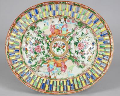 Chinese Qing Rose Medallion Chestnut Basket