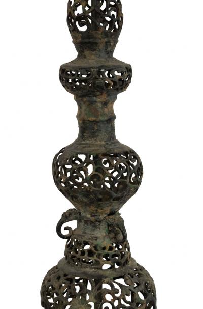 Chinese Style Black Iron Filigree Table Lamp