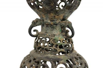 Chinese Style Black Iron Filigree Table Lamp