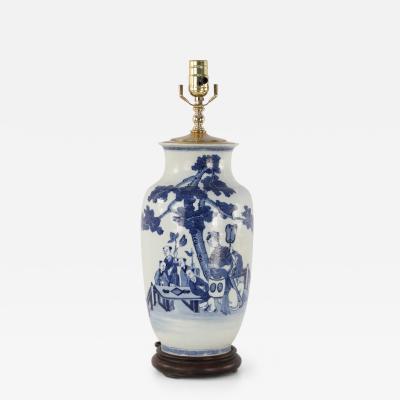 Chinese White and Blue Gaming Scene Table Lamp
