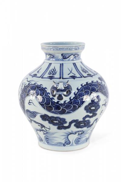 Chinese Yuan Style White and Blue Dragon Motif Porcelain Pot