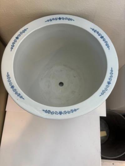 Chinese multicolored decorated porcelain jardiniere