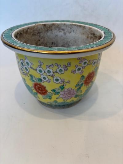 Chinese yellow floral and bird decorated round cashpot
