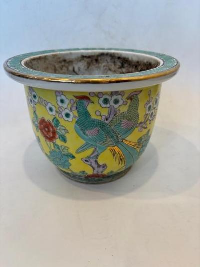 Chinese yellow floral and bird decorated round cashpot
