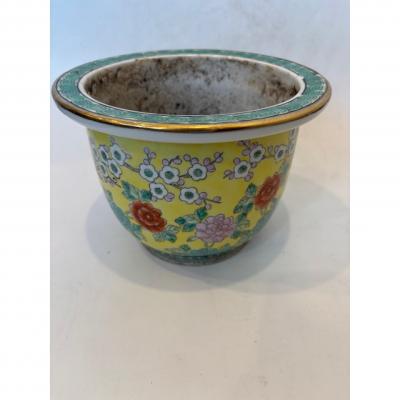 Chinese yellow floral and bird decorated round cashpot