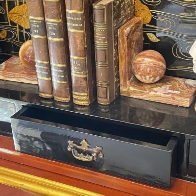 Chinoiseries Red Lacquered Bureau Abattant France XX century