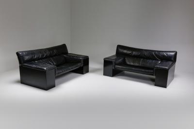 Cini Boeri Black Leather Italian design Cini Boeri Brigadier loveseats for Knoll 1980s