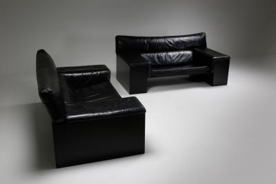 Cini Boeri Black Leather Italian design Cini Boeri Brigadier loveseats for Knoll 1980s