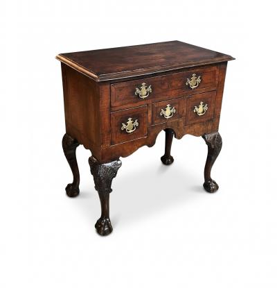 Classic Pair of Chippendale Style Walnut veneered Bedside Cabinets Side Tables