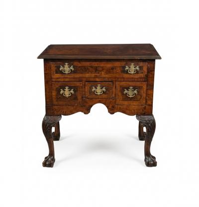 Classic Pair of Chippendale Style Walnut veneered Bedside Cabinets Side Tables