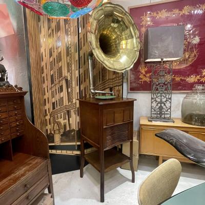 Coin Operated Mechanical Gramophone