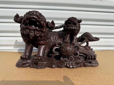 Composite cast Mother Foo Dog with Pup