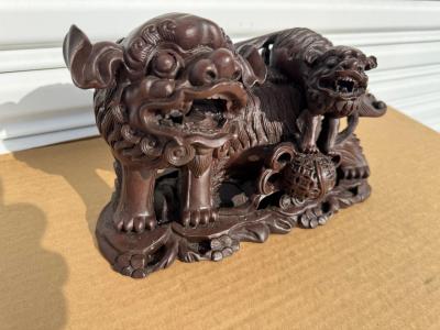 Composite cast Mother Foo Dog with Pup