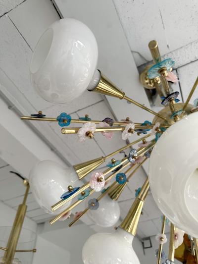 Contemporary Brass Sputnik Chandelier Flowers Murano Glass White Cup Italy