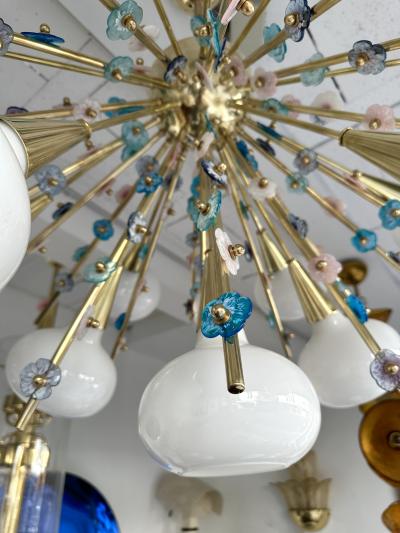 Contemporary Brass Sputnik Chandelier Flowers Murano Glass White Cup Italy