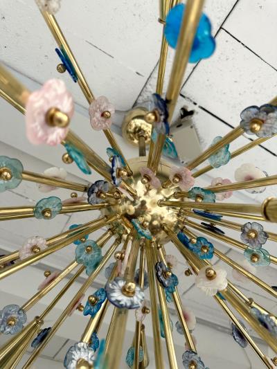 Contemporary Brass Sputnik Chandelier Flowers Murano Glass White Cup Italy