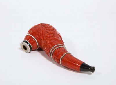 Contemporary Coral 18k Gold Diamonds and Onyx Pipe