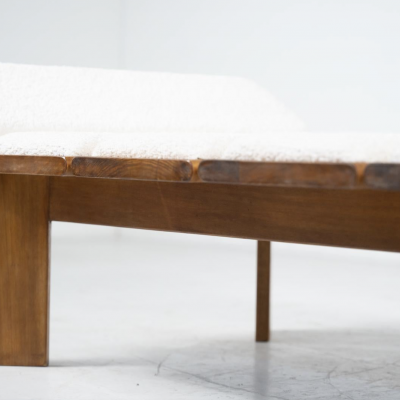 Contemporary Italian Daybed White Boucle Fabric and Wood