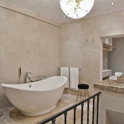 Contemporary Italian White Murano Glass and Brass Sputnik Bud Flower Chandelier