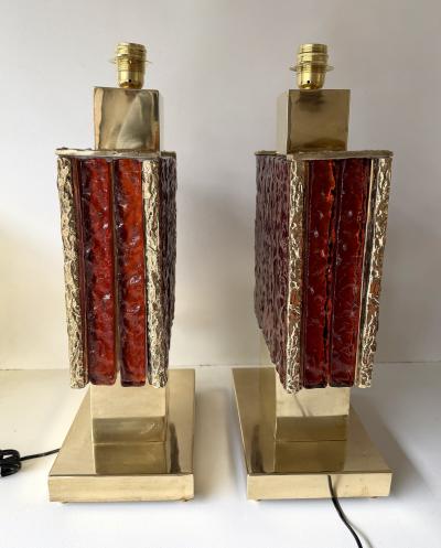 Contemporary Pair of Brass Fusion and Red Murano Glass Lamps Italy