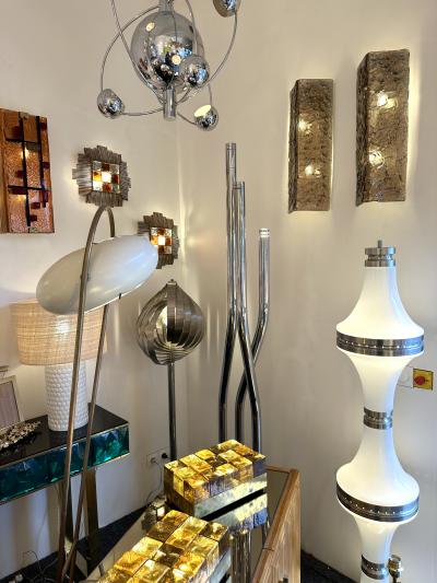 Contemporary Pair of Brass and Cola Folded Leaf Murano Glass Sconces Italy