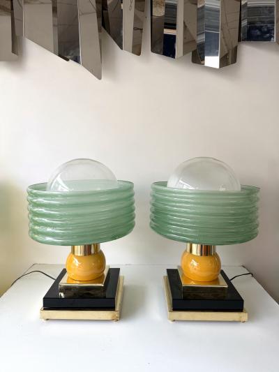 Contemporary Pair of Brass and Green Murano Glass Wave Shades Lamps Italy