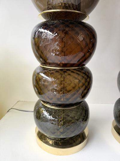 Contemporary Pair of Brass and Murano Glass Smoke Honeycomb Shades Lamps Italy