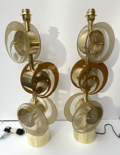 Contemporary Pair of Brass and Murano Glass Spiral Disc Lamps Italy