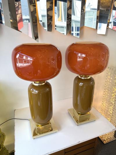Contemporary Pair of Brass and Red Murano Glass Bulb Shade Lamps Italy