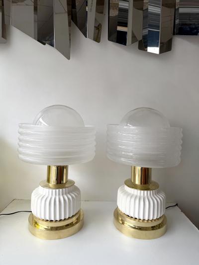 Contemporary Pair of Brass and White Murano Glass Wave Shades Lamps Italy